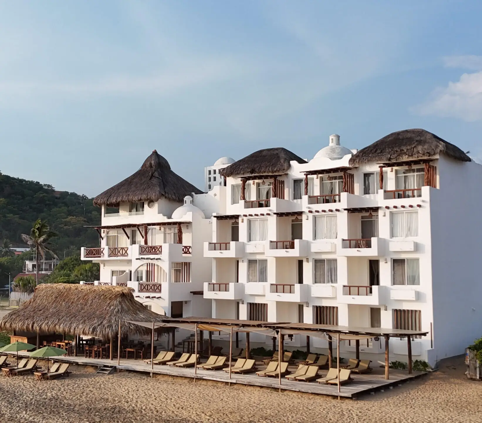 Hotel Estrella de Mar frente a la playa de Zipolite